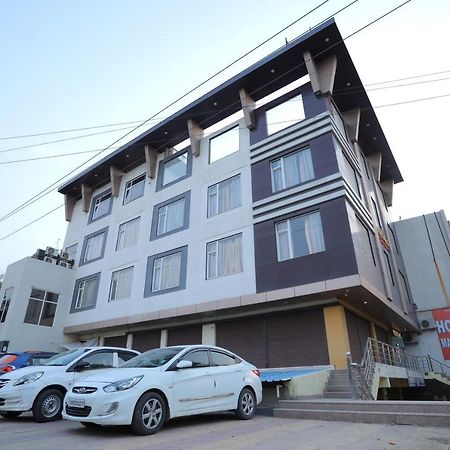Hotel Marygold Agra  Buitenkant foto
